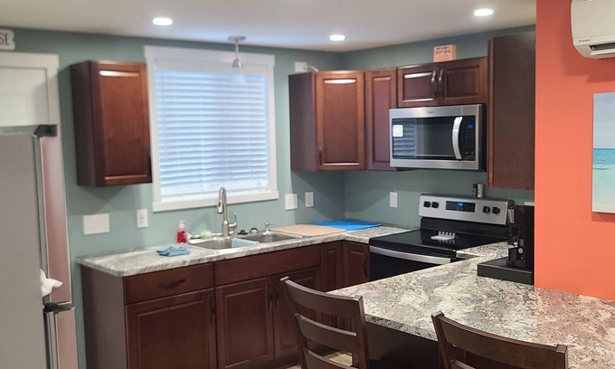 East Side Pioneers House | Newly remodeled "Beach" Themed home that is close to downtown and Mayo Clinic.