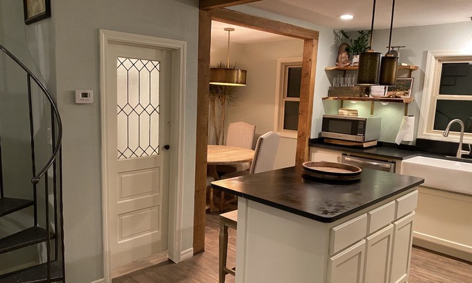 Canyon House | Newly remodeled cabin with view of Palo Duro Canyon