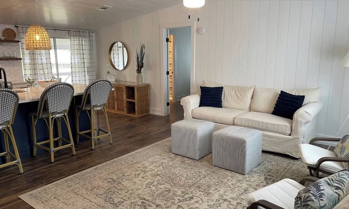 Welaka House | Newly Remodeled Close to Fishing and Restaurants