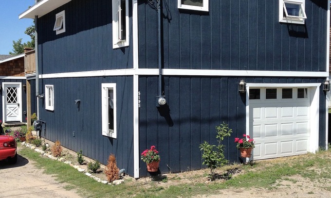 Petoskey House | Newly remodeled Coach House on Crooked Lake with new dock
