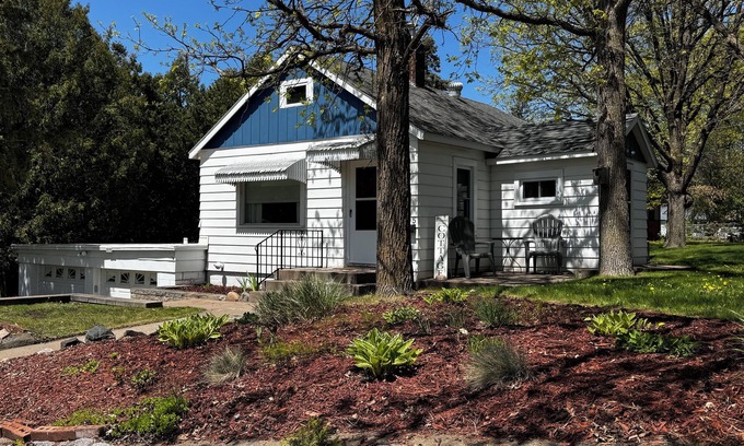 Crosby House | Newly remodeled cottage in the heart of Crosby near restaurants and biking trail