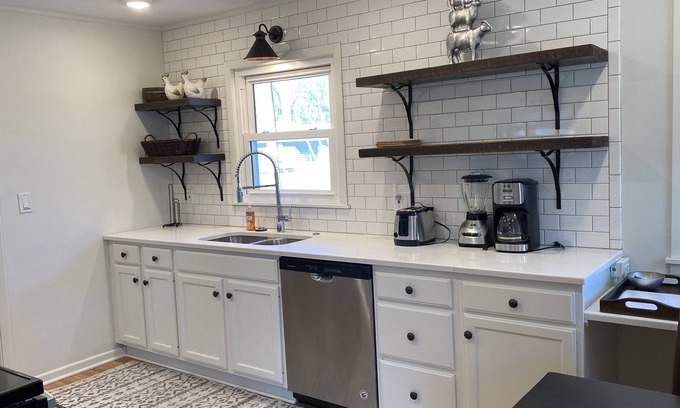 Rochester House | Newly Remodeled Home 1 mile from Mayo Clinic
