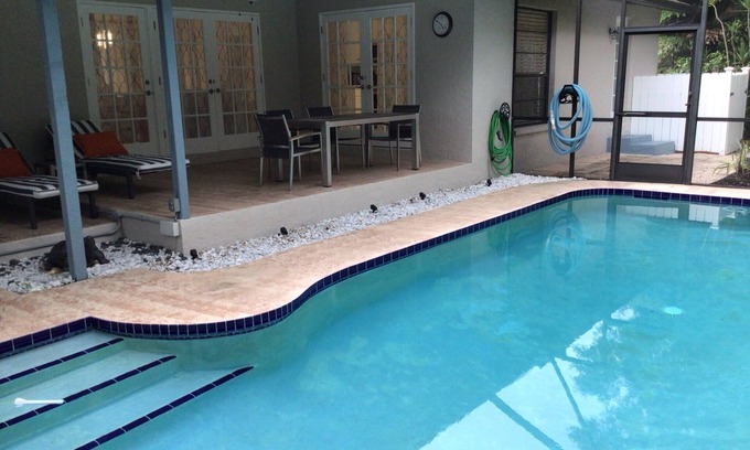 Fruitville House | Newly Remodeled House with a Pool
