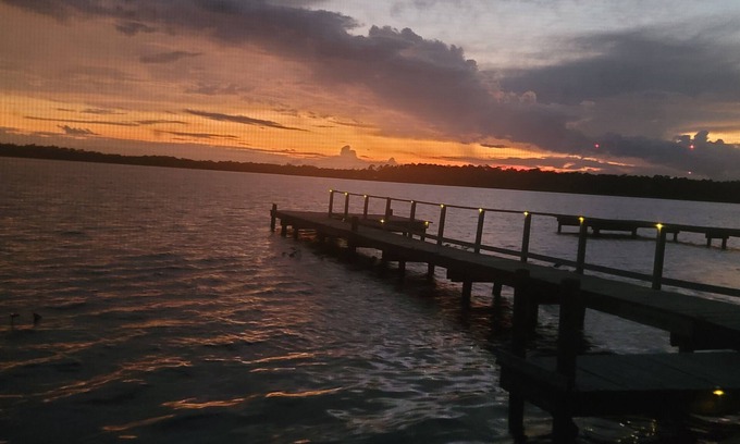 Highland Cottage | Newly Remodeled-Lake Front Oasis. Amazing Sunsets-12 min from Sebring Raceway