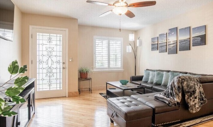 Red Bank Apartment | Newly Remodeled Luxury Duplex 7 minutes to downtown