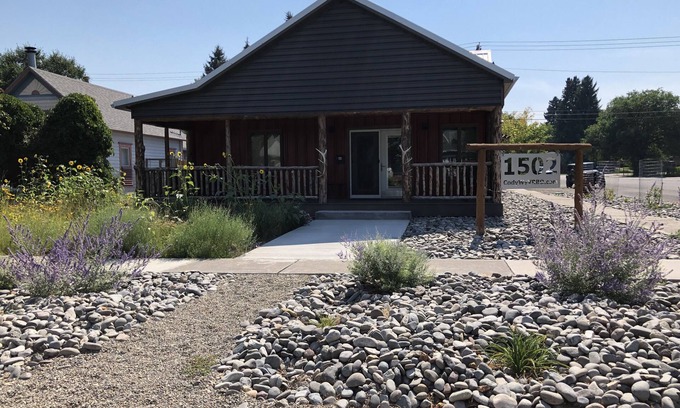 Cody House | Newly remodeled, Steps from Downtown, Family Friendly