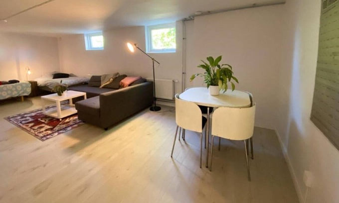 Strangnas Apartment | Newly Renovated Apartment - Strängnäs, Ekorrvägen
