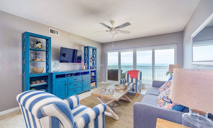 Redington Shores Condo | NEWLY RENOVATED BEACHFRONT CONDO w/PHENOMENAL VIEW OF GULF OF MEXICO!