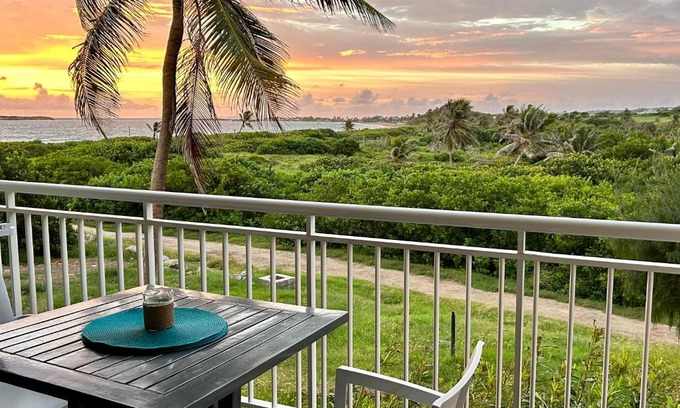 Orient Bay Apartment | Newly Renovated 1 Bedroom Condo With Amazing Seaview! Beachfront Pool!