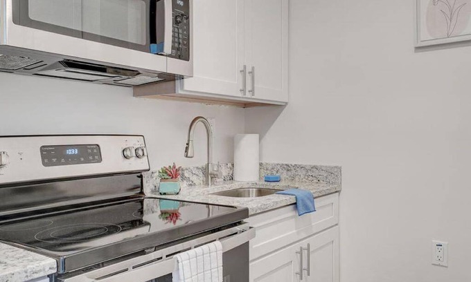 Gadsden Apartment | Newly Renovated 1 Bedroom Apartment near Downtown