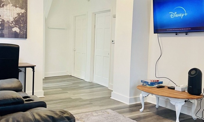 Morrell Park House | Newly renovated 1B/1Ba, super close to downtown Baltimore!