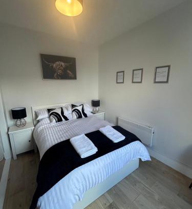 Peterhead Apartment | Newly renovated 2-Bed Apartment in Peterhead