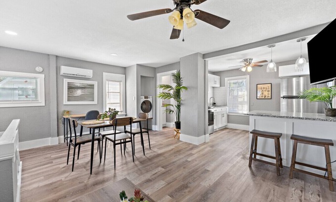 St. Petersburg - Clearwater House | Newly renovated 2/1 in the heart of St.pete