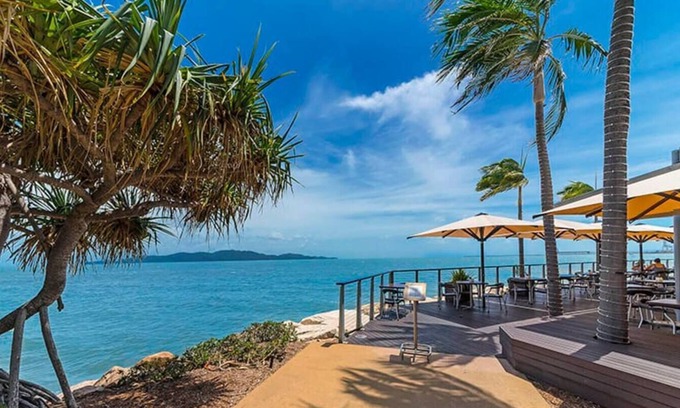 North Ward Apartment | Newly renovated 2BR apartment. The Strand offers 2.5km of stunning walkway!