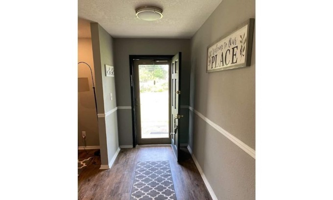 Northeast Pensacola House | Newly Renovated 3/2 centrally located to all PNS.