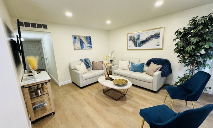 Ferndale House | Newly Renovated 3-bd house in Ferndale minutes away from the dazzling downtown