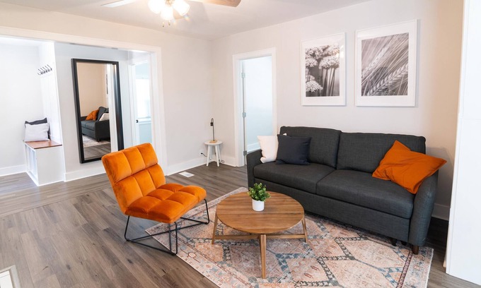 Independence House | Newly Renovated 3BR with Private Yard and Parking!