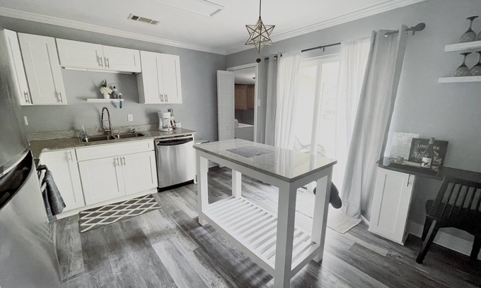 Slidell House | Newly Renovated 3bd-2ba on the Water!