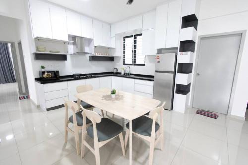 Bayan Lepas Apartment | Newly Renovated 3Bedroom Vacation Home 6-8pax