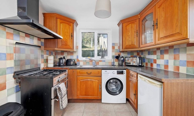 Plymouth House | Newly Renovated 3BR House Perfect for Contractors