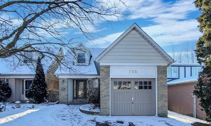 York Regional Municipality House | Newly renovated 4 bedroom and 3 bathroom home