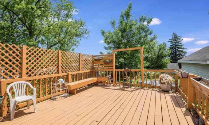 Aurora House | Newly Renovated 4BR 2BA House