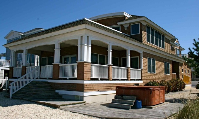 Holgate House | Newly renovated 5BR on private bayfront peninsula