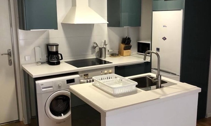 Palomeras Bajas House | Newly renovated apartment / flat, 15 minutes from the center of Madrid