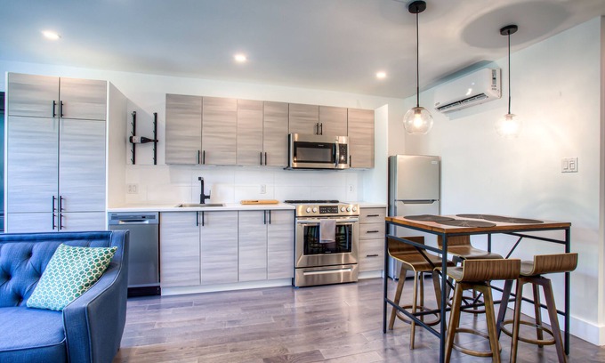 Pointe-Saint-Charles Apartment | Newly renovated bright open condo