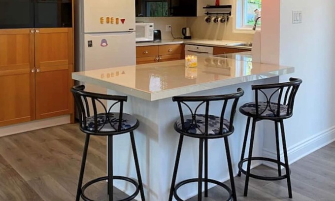 Sainte-Dorothee House | Newly Renovated Bungalow