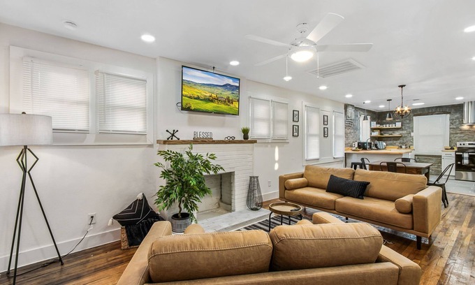 Downtown El Paso House | Newly renovated bungalow near downtown El Paso