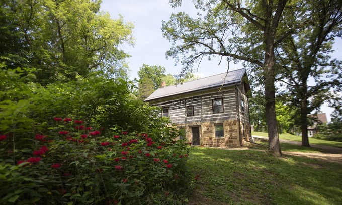 Mineral Point Cabin | Newly Renovated Cabin