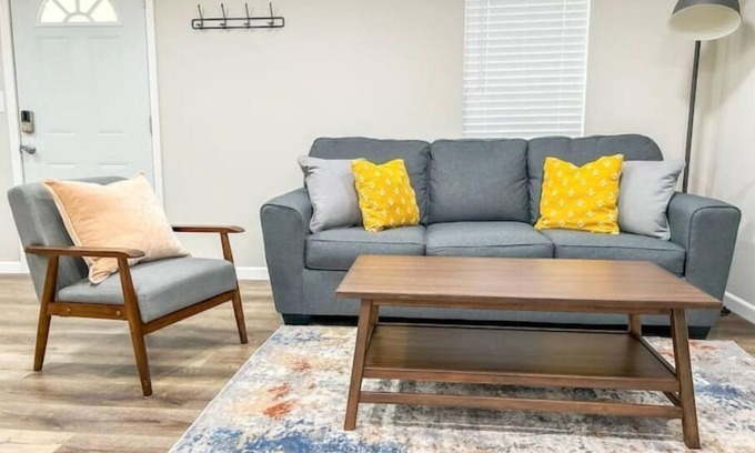 Springfield House | Newly Renovated Close to Evangel University!