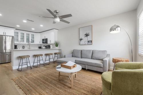 Apollo Beach House | Newly Renovated Condo in Apollo Beach