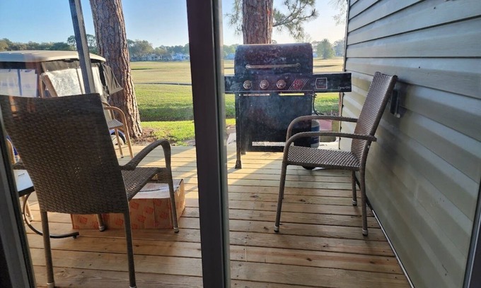 Clermont House | Newly Renovated Cute Home on Golf Course.