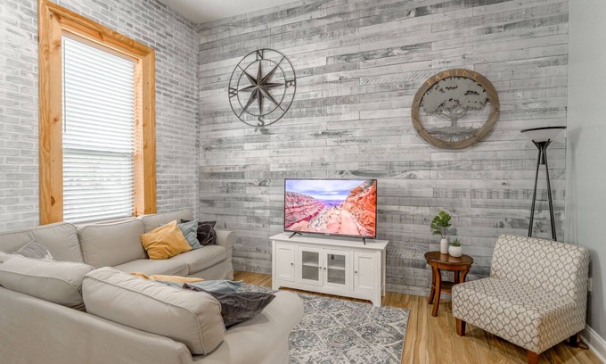 Lafayette Apartment | Newly renovated duplex 5 mins from Purdue
