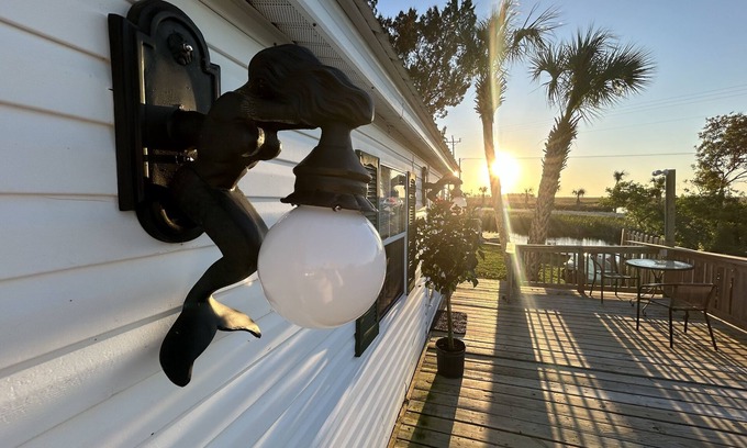 Suwannee Cottage | Newly Renovated Fish Camp, Private Boat Dock, Fire Pit