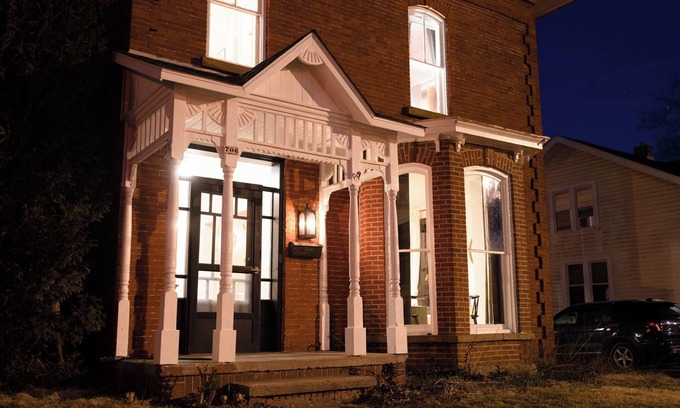 Mount Vernon House | Newly renovated historic home