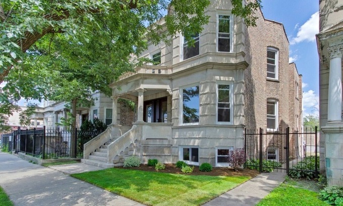 Logan Square Apartment | Newly-renovated historic home in Logan Square
