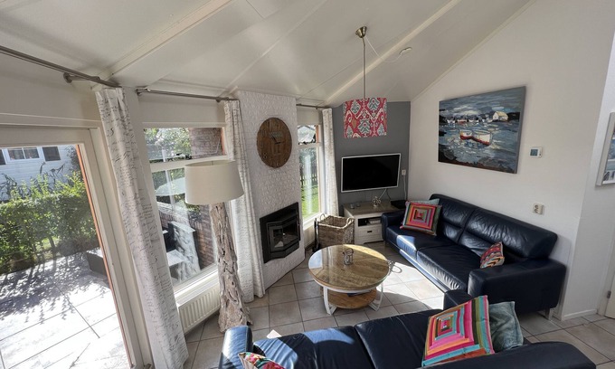 Julianadorp aan zee House | 🐶 NEWLY renovated holiday home by the sea dogs welcome, sauna, fireplace