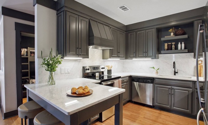 Old West Broad Neighborhood Apartment | Newly Renovated Home | Near Forsyth Park
