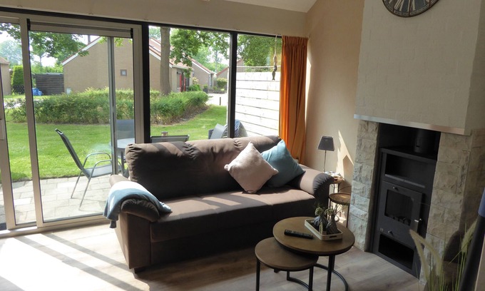 Bruinisse House | Newly renovated house in Park De Kreek, Bruinisse