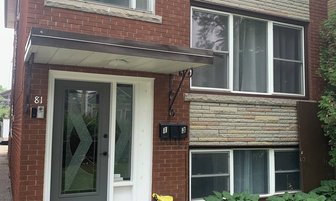 New Toronto Apartment | NEWLY RENOVATED NEAR THE LAKE