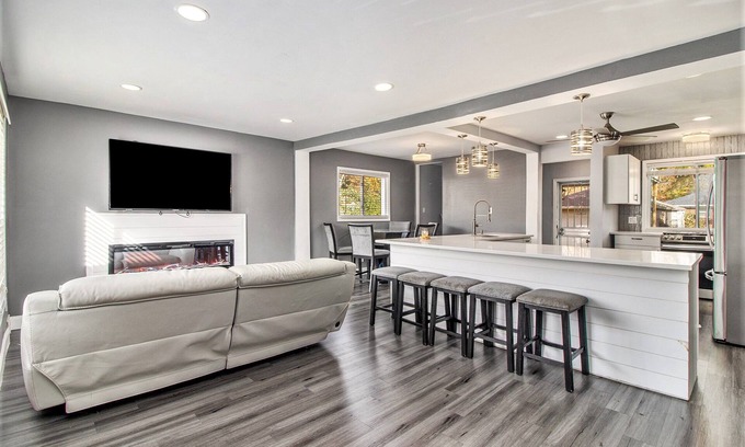 Oak Park House | Newly Renovated Oak Park Home