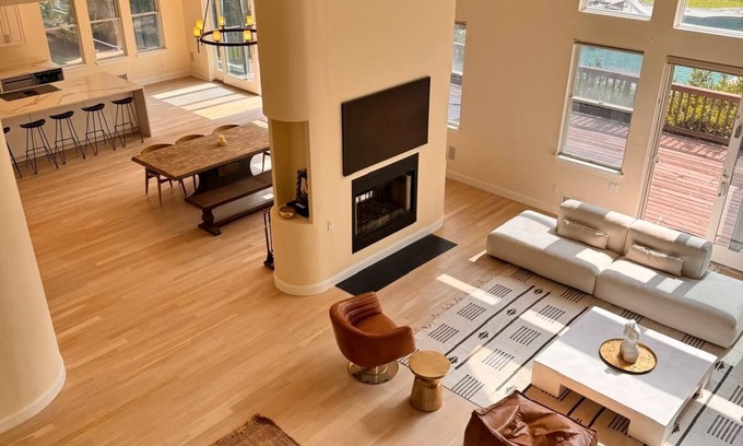 Hampton Bays House | Newly renovated, private, spacious 6BR house in Hampton Bays