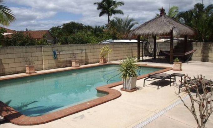 Helensvale House | Newly renovated Suburban Hideaway