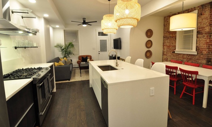 Tower Grove East Apartment | Newly renovated Tower Grove 2 bedroom, 2 bathroom apartment