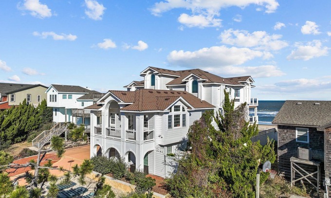 Carolina Dunes House | NEWLY RENOVATED! Ultimate Outer Banks oceanfront accommodation with lavish finishes and furnishings