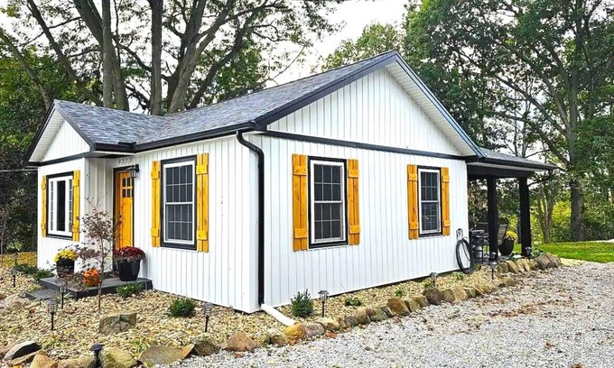 Huron House | Newly Renovated Ranch Home - w/beautiful yard and Camper!
