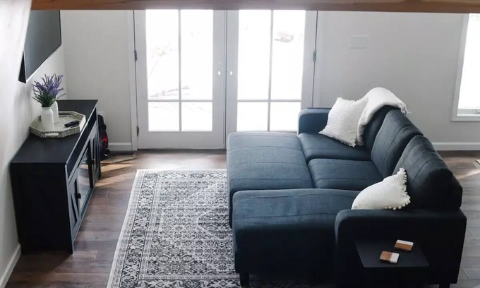 Drummond Cabin | Newly Renovated Waterfront Cabin